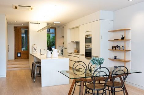 Photo of property in 2/5 Tanner Street, Havelock North, 4130