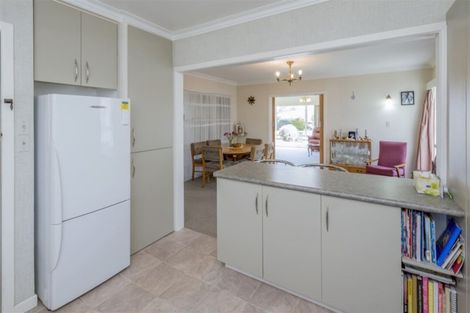 Photo of property in 98 Bartholomew Road, Levin, 5510