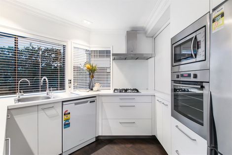 Photo of property in 1a Frieston Road, Milford, Auckland, 0620