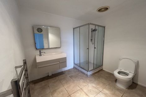 Photo of property in 1/2 Heatherleigh Rise, Northcross, Auckland, 0632