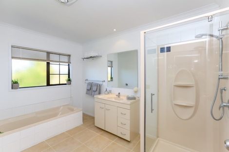 Photo of property in 70a Shelter Grove, Frankleigh Park, New Plymouth, 4310