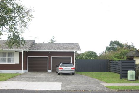 Photo of property in 2 Harford Place, Pakuranga Heights, Auckland, 2010