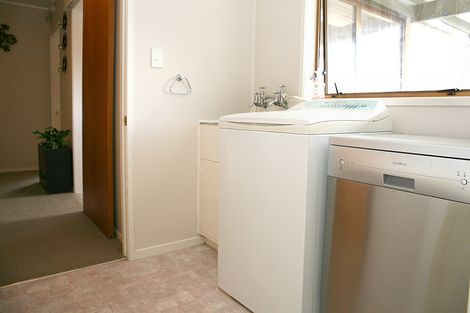 Photo of property in 2/1 Glengowan Place, Conifer Grove, Takanini, 2112