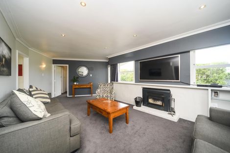 Photo of property in 18 Woburn Place, Takaro, Palmerston North, 4412