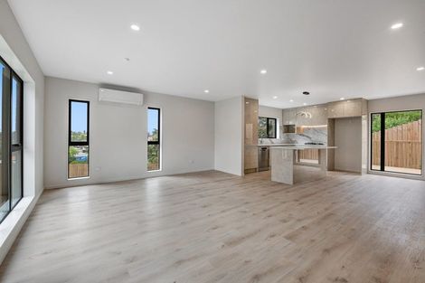 Photo of property in 34a Lorikeet Place, Unsworth Heights, Auckland, 0632