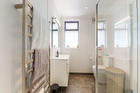 Photo of property in 11 Jacobsen Lane, Ngaio, Wellington, 6035