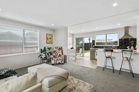 Photo of property in 18 Shalimar Place, Clover Park, Auckland, 2019