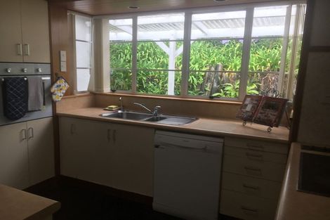 Photo of property in 6 Long Street, Torbay, Auckland, 0630