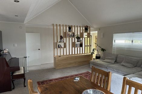 Photo of property in 1/324 Glenfield Road, Glenfield, Auckland, 0629