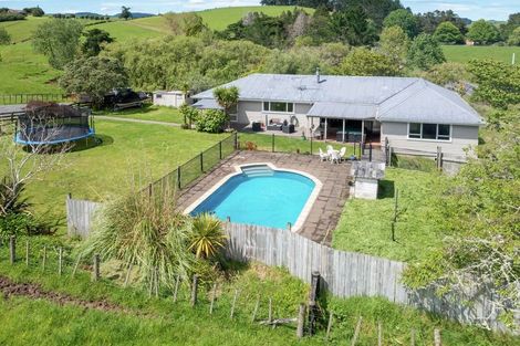 Photo of property in 731 Clevedon Kawakawa Road, Clevedon, Papakura, 2585