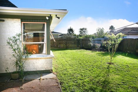 Photo of property in 2/1 Glengowan Place, Conifer Grove, Takanini, 2112