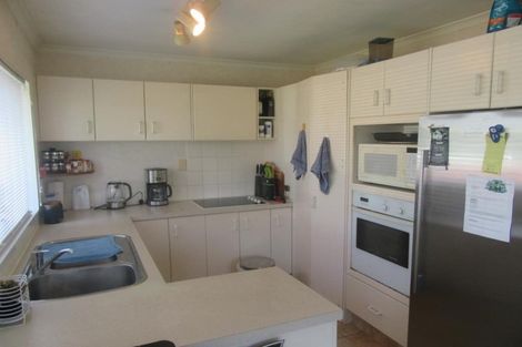 Photo of property in 31 Ray Small Drive, Papakura, 2110