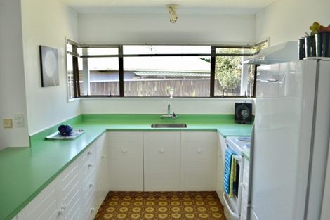 Photo of property in 30 Simcox Street, Otaki Beach, Otaki, 5512