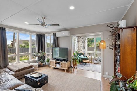 Photo of property in 4 Doreen Street, Aranui, Christchurch, 8061