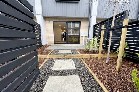 Photo of property in 6/327 Glengarry Road, Glen Eden, Auckland, 0602