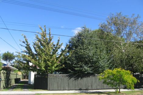 Photo of property in 27 Oxford Crescent, Ebdentown, Upper Hutt, 5018