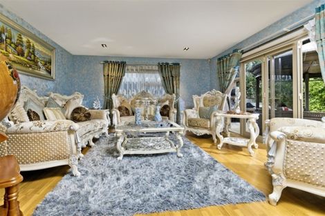 Photo of property in 1 Stow Place, Henderson, Auckland, 0612