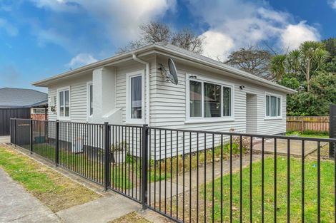 Photo of property in 75 Queen Street West, Levin, 5510