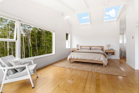 Photo of property in 16 Grand View Road, Leigh, 0985