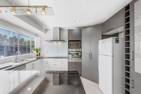 Photo of property in 9 Mirabell Place, Golflands, Auckland, 2013