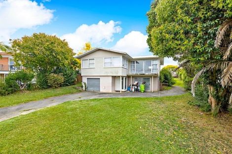 Photo of property in 12 La Trobe Street, Pakuranga Heights, Auckland, 2010