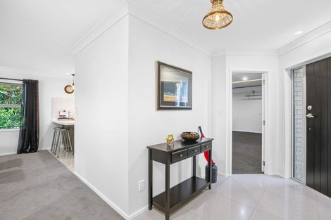 Photo of property in 525e Mangorei Road, Highlands Park, New Plymouth, 4312