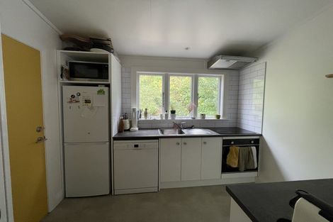 Photo of property in 232 Sutherland Road, Lyall Bay, Wellington, 6022
