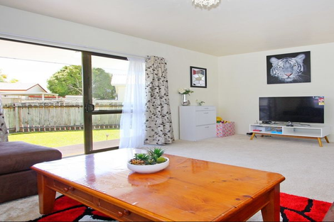 Photo of property in 4/31 Aeronautic Road, Takanini, 2112