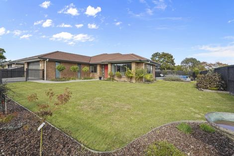 Photo of property in 28 Madison Street, Cambridge, 3434