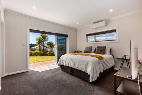 Photo of property in 25 Ken Douglas Drive, Aotea, Porirua, 5024