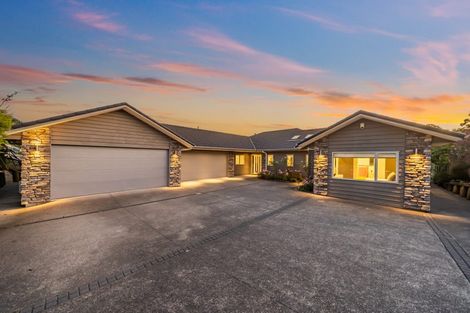 Photo of property in 19 Flotilla Place, Whitby, Porirua, 5024