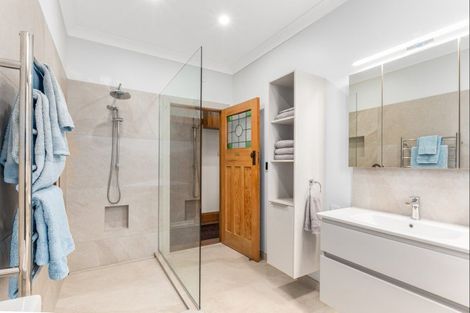 Photo of property in 77 Totara Crescent, Woburn, Lower Hutt, 5011