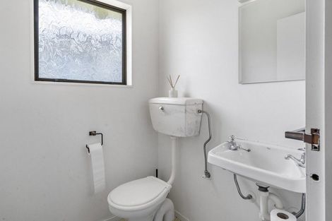 Photo of property in 3 Tregony Place, Camborne, Porirua, 5026