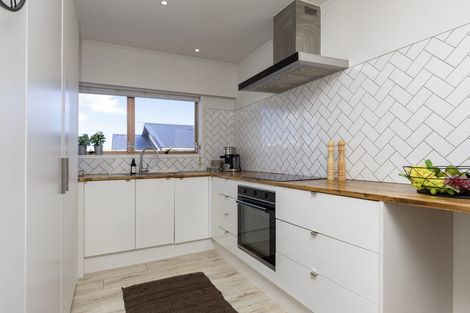 Photo of property in 64 West Coast Road, Glen Eden, Auckland, 0602