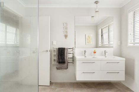 Photo of property in 10 Capstan Close, Pyes Pa, Tauranga, 3112