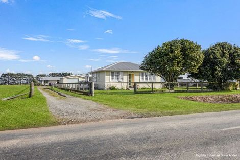 Photo of property in 452 Ohangai Road, Hawera, 4672