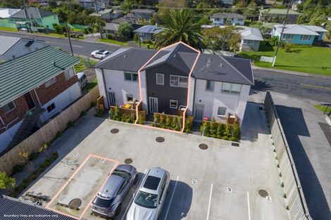 Photo of property in 2/24 Kelwyn Road, Kelston, Auckland, 0602