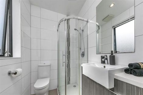 Photo of property in Apollo Apartments, 201/46 Rosedale Road, Rosedale, Auckland, 0632