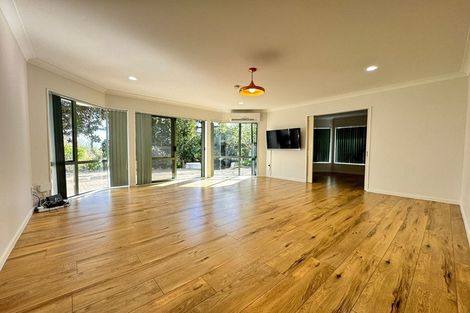 Photo of property in 180 Settlement Road, Papakura, 2110