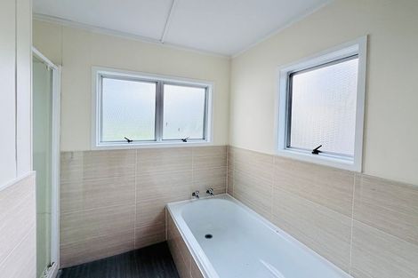 Photo of property in 152 Weatherly Road, Torbay, Auckland, 0630