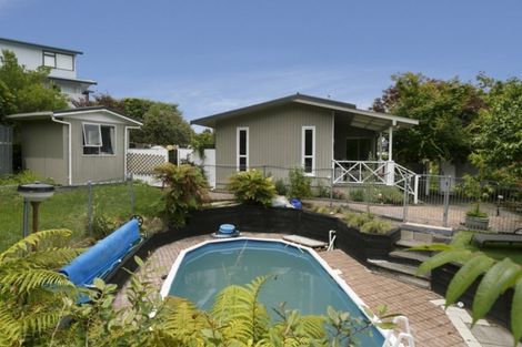 Photo of property in 18 Ingle Avenue, Waipahihi, Taupo, 3330
