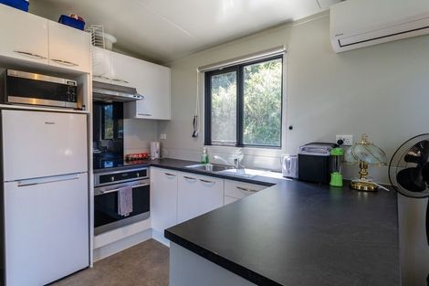 Photo of property in 54 Rotomanu Rise, Western Lake, Featherston, 5773