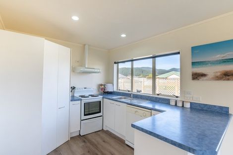 Photo of property in 39 Spackman Crescent, Paraparaumu, 5032