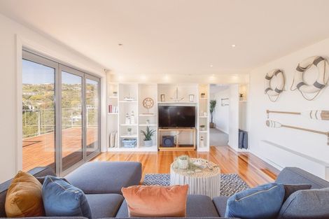 Photo of property in 93 Mount Pleasant Road, Mount Pleasant, Christchurch, 8081