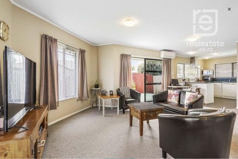 Photo of property in 17 Mews Place, Forest Lake, Hamilton, 3200