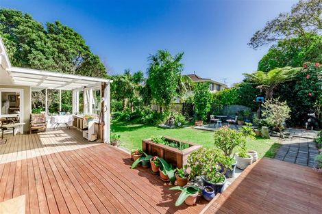 Photo of property in 8a Fleetwood Grove, Waikanae, 5036