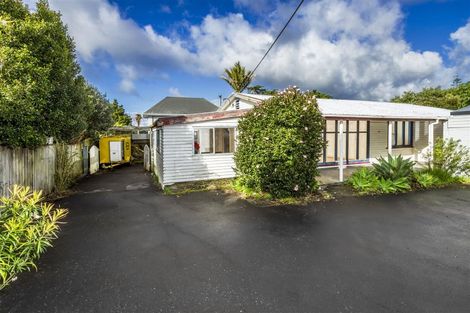 Photo of property in 2/22 Windy Ridge Road, Glenfield, Auckland, 0629