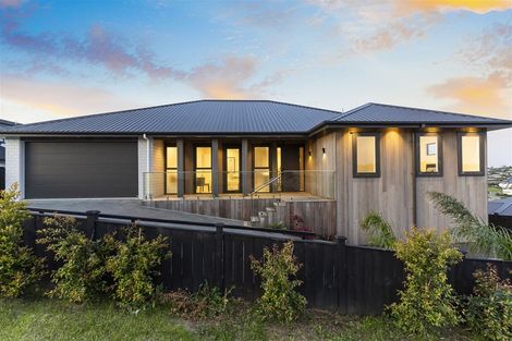 Photo of property in 50 Wainui Road, Silverdale, 0932