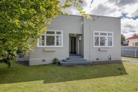 Photo of property in 629 Queen Street East, Levin, 5510