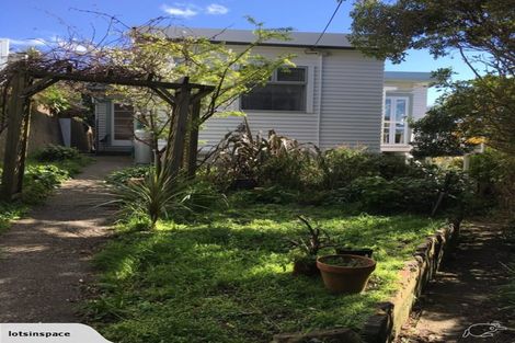 Photo of property in 64 Beacon Hill Road, Strathmore Park, Wellington, 6022